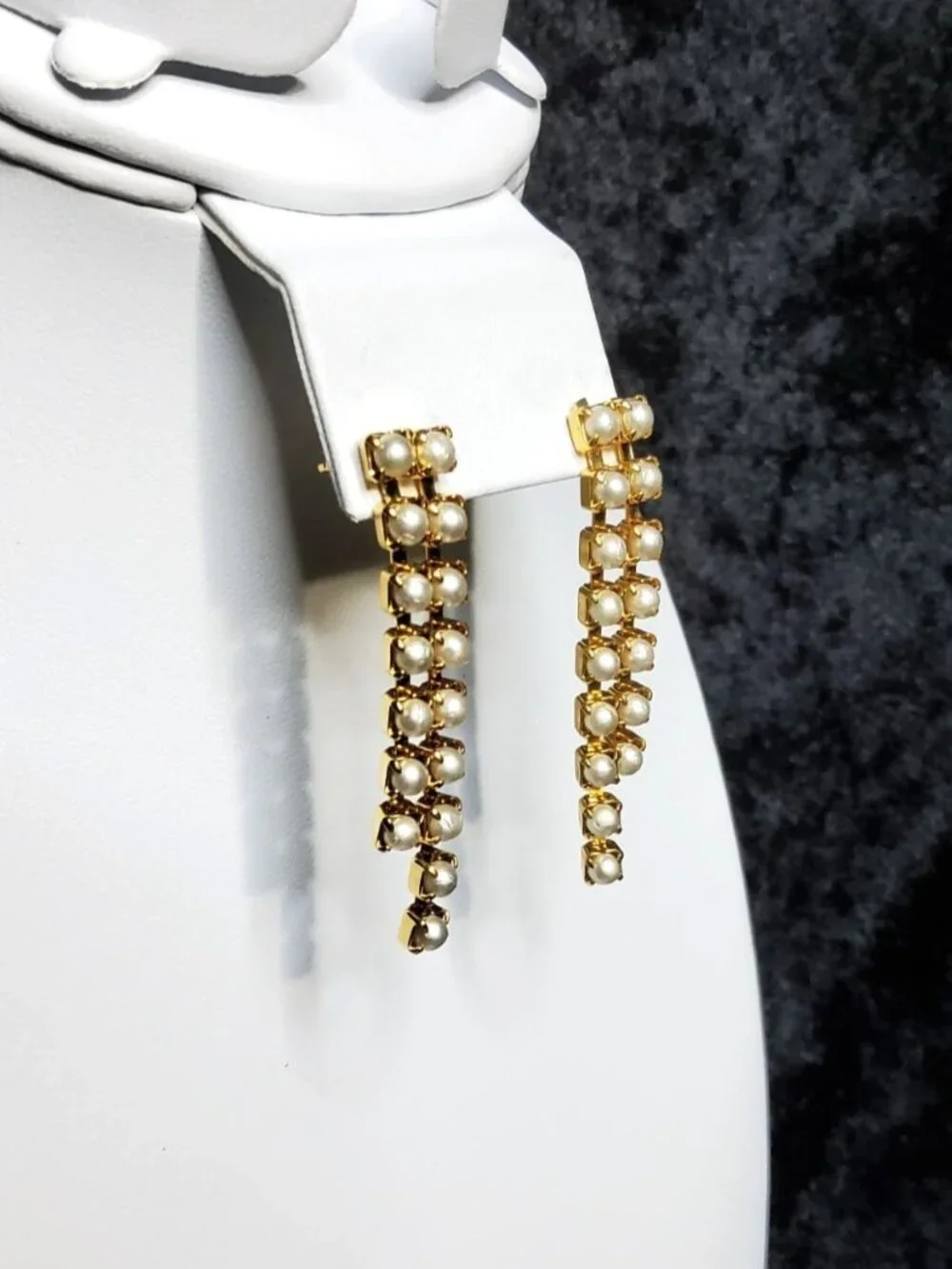 vintage gold tone faux pearl lined drop/dangle earrings